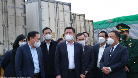 Dứt khoát giải tỏa hàng hóa qua cửa khẩu trong điều kiện an toàn dịch bệnh