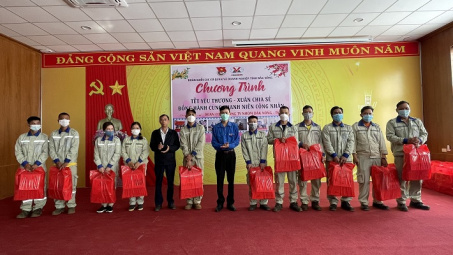 Nhôm Đắk Nông  tổ chức chương trình “Tết yêu thương - Xuân chia sẻ”