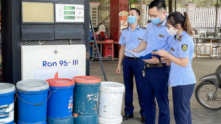 Tăng cường kiểm tra, xử lý vi phạm trong kinh doanh xăng dầu