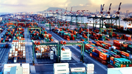 Hiện thực hóa khát vọng trung tâm logistics khu vực và toàn cầu