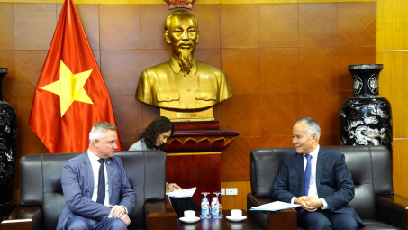 Thứ trưởng Trần Quốc Khánh tiếp Thủ hiến Bang Tasmania, Úc