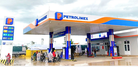 VinFast và Petrolimex khai trương trạm sạc xe điện đầu tiên tại chuỗi cửa hàng xăng dầu