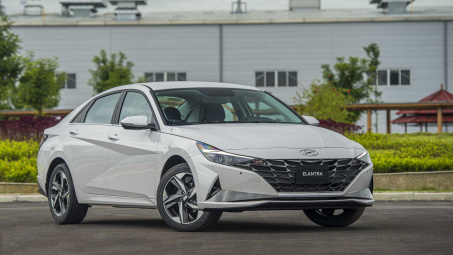 Giá lăn bánh Hyundai Elantra 2023