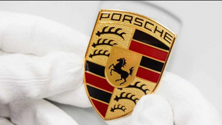 Porsche trở thành nhà sản xuất ô tô giá trị nhất châu Âu