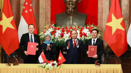 Bộ trưởng Nguyễn Hồng Diên làm việc với Bộ trưởng Bộ Công Thương Singapore Tan See Leng