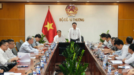 Giao tổng nguồn xăng dầu tối thiểu trong Quý IV đạt 5,5 triệu m3/tấn