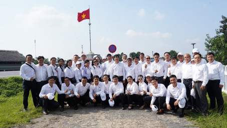 Công ty CP Phân bón Miền Nam với chương trình Về nguồn đầy ý nghĩa