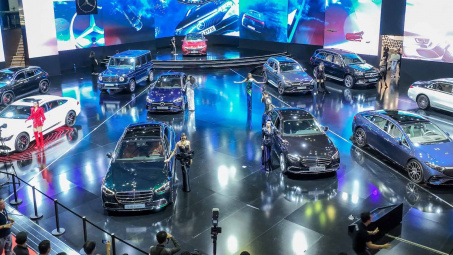 Chiêm ngưỡng "dàn xế sang" của Mercedes-Benz tại VMS 2022