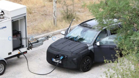 Hyundai Kona chạy điện lộ diện nội thất công nghệ cao