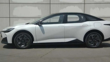 Toyota bZ3 chạy điện hoàn toàn sắp ra mắt, đấu Tesla Model 3