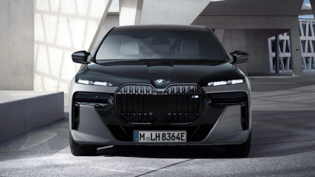 BMW 7-Series 2023 bổ sung thêm hai biến thể plug-in hybrid mới