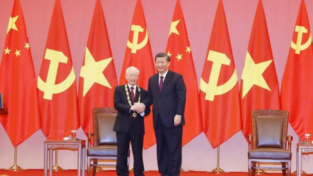 Tổng Bí thư, Chủ tịch nước CHND Trung Hoa Tập Cận Bình trao Huân chương Hữu nghị tặng Tổng Bí thư Nguyễn Phú Trọng