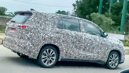 Toyota Innova hoàn toàn mới xuất hiện trên đường chạy thử, ngày ra mắt gần kề