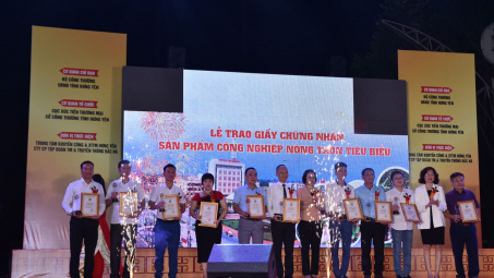 Hơn 270 gian hàng tham gia Hội chợ Hội chợ Công Thương vùng Đồng bằng Sông Hồng – Hưng Yên năm 2022