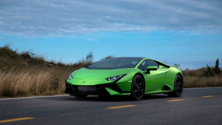 Siêu xe Lamborghini Huracán Tecnica cập bến thị trường Việt Nam