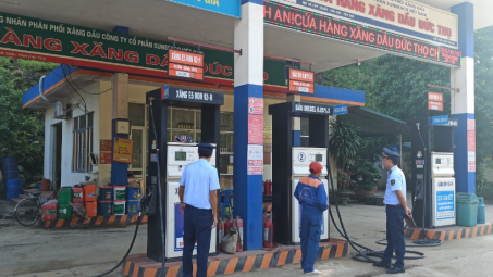 Cơ quan Quản lý thị trường chịu trách nhiệm toàn diện trong việc chỉ đạo, tổ chức công tác giám sát, kiểm tra, kiểm soát, xử lý vi phạm trong kinh doanh xăng dầu