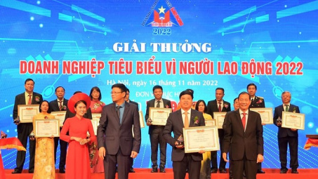Vietcombank tiếp tục được vinh danh “Doanh nghiệp tiêu biểu vì người lao động”
