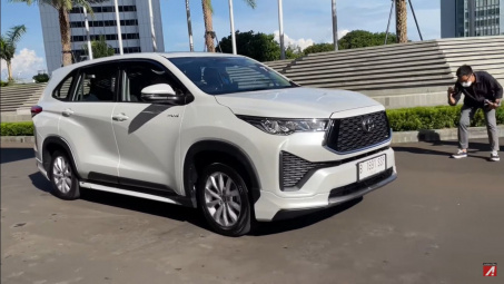 Toyota Innova 2023 ra mắt, giá bán khiến nhiều người “đứng ngồi không yên”