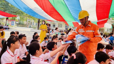 PC Quảng Ninh: Tuyên truyền tiết kiệm điện tới gần 4000 học sinh