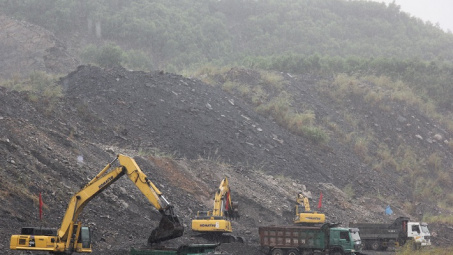 TKV khởi động khai thác, thu hồi đất đá thải mỏ