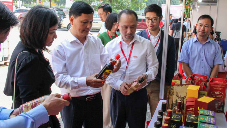 Hàng trăm sản phẩm đặc sản Hà Tĩnh đồng loạt "đổ bộ" vào Thủ đô Hà Nội