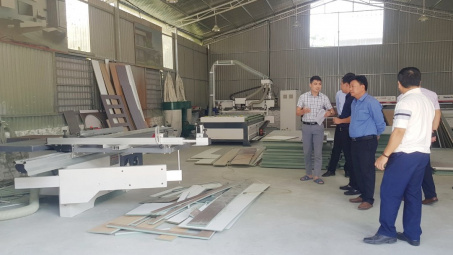 Trung tâm Phát triển Công Thương Vĩnh Phúc: nghiệm thu đề án “Hỗ trợ kinh phí đầu tư máy móc thiết bị tiên tiến trong sản xuất mộc”