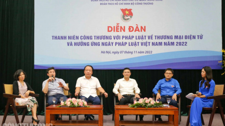 [Tin ảnh] Đoàn Thanh niên Bộ Công Thương tìm hiểu Pháp luật về Thương mại điện tử