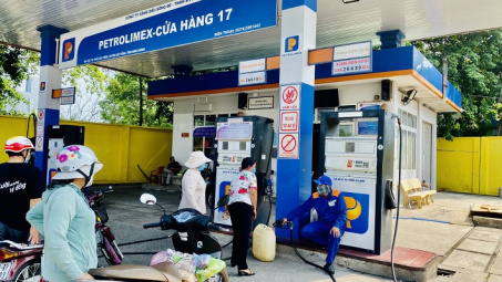 Bộ Công Thương không cấm mua xăng bằng can, chai, nhưng tuyệt đối không được tích trữ, bán hàng sai quy định để kiếm lời