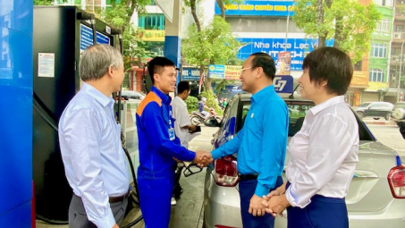 Không tính toán kinh tế, chỉ mong có đủ xăng dầu cho người dân