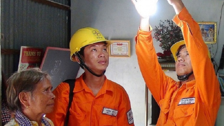 EVN - Đồng hành cùng khách hàng sử dụng điện an toàn, tiết kiệm và hiệu quả
