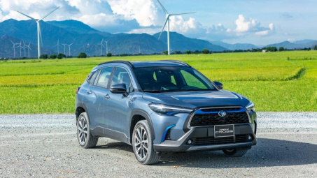 Top 10 xe bán chạy tháng 11/2022: Toyota Corolla Cross "xưng vương"