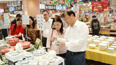 Thứ trưởng Đỗ Thắng Hải kiểm tra công tác triển khai thực hiện Cuộc vận động “Người Việt Nam ưu tiên dùng hàng Việt Nam” tỉnh Bình Dương