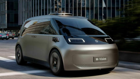 Geely trình làng robottaxi chạy tự hành theo lịch trình của hành khách