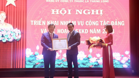 Thuốc lá Thăng Long: Năng động, sáng tạo, hoàn thành xuất sắc nhiệm vụ sản xuất, kinh doanh