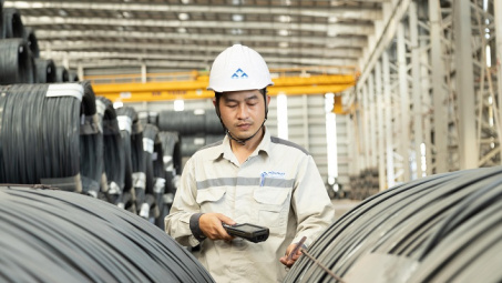 Hòa Phát lần đầu xuất khẩu thép dài sang Châu Âu