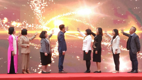 Đang diễn ra Lễ Khai mạc và phát động “Tuần lễ thực phẩm an toàn vùng miền” tại Big C Thăng Long