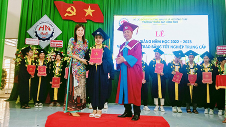 Trường Trung cấp nghề Hồng Ngự: Ngày càng phát triển vững mạnh