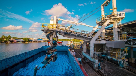 Phân bón Cà Mau: Chủ động xuất khẩu trong thời gian thấp vụ trong nước và dư thừa nguồn cung urê