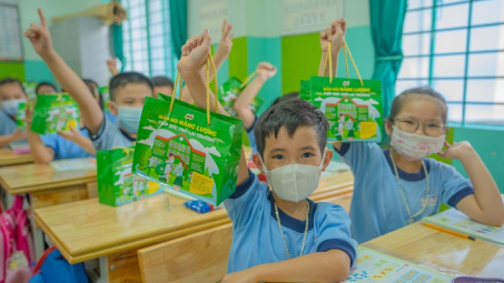 Nestlé MILO “tiếp năng lượng trở lại trường” cho học sinh toàn quốc với hơn 2,5 triệu hộp sữa