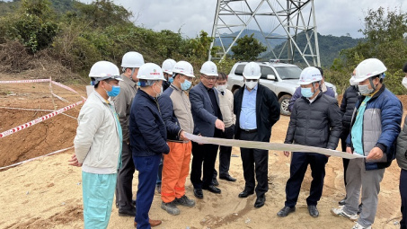 EVN thúc đẩy tiến độ thi công 2 dự án truyền tải nhập khẩu điện từ Lào