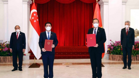 Một số hoạt động của Bộ trưởng Nguyễn Hồng Diên trong khuôn khổ chuyến thăm cấp Nhà nước của Chủ tịch nước Nguyễn Xuân Phúc và phu nhân tới Xinh-ga-po