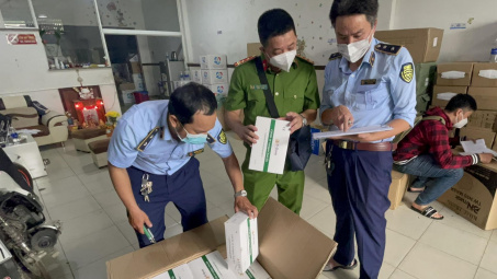 Quản lý thị trường TP. Hồ Chí Minh triệt phá đường dây mua, bán kit test lớn nhất từ trước đến nay