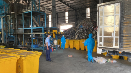 Vĩnh Long tiêu hủy trên 45.000 sản phẩm hàng hóa bị tịch thu do vi phạm hành chính