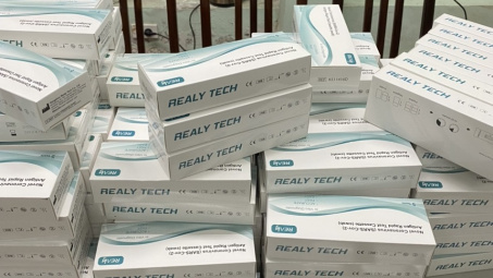 Bắt gần 2.000 test nhanh Covid-19 không nguồn gốc trên thương mại điện tử