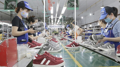Việt Nam lần đầu tiên chiếm trên 10% thị phần giày xuất khẩu toàn cầu