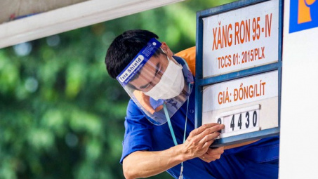 ​Điều hành giá xăng dầu bám sát giá thị trường thế giới