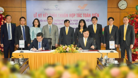 Vietcombank & Vietnam Post ký thỏa thuận hợp tác toàn diện