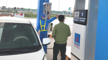 Lần đầu tiên PVOIL đưa cửa hàng xăng dầu vào hoạt động trên tuyến cao tốc