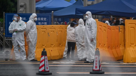 Giá dầu thô thế giới giảm mạnh sau khi Thượng Hải phong tỏa từng phần vì dịch Covid-19