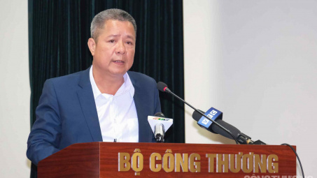 Thực hiện nghiêm các quy định về phát triển điện mặt trời và năng lượng tái tạo